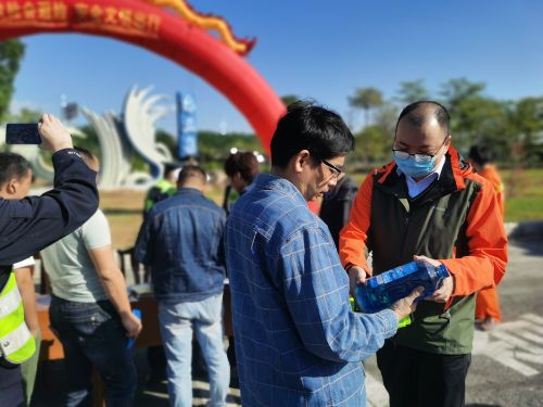 平安产险福建分公司：122交通安全宣传日，平安守护者在行动（拍摄者：吴治林）